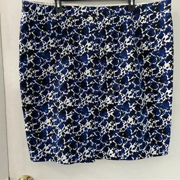 J. Crew Factory Size 20 Blue Ivory Floral Printed Basketweave Pencil Sk… - Picture 6 of 6